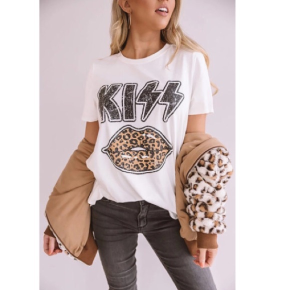 Tops - KISS Leopard Lip Printed Tee